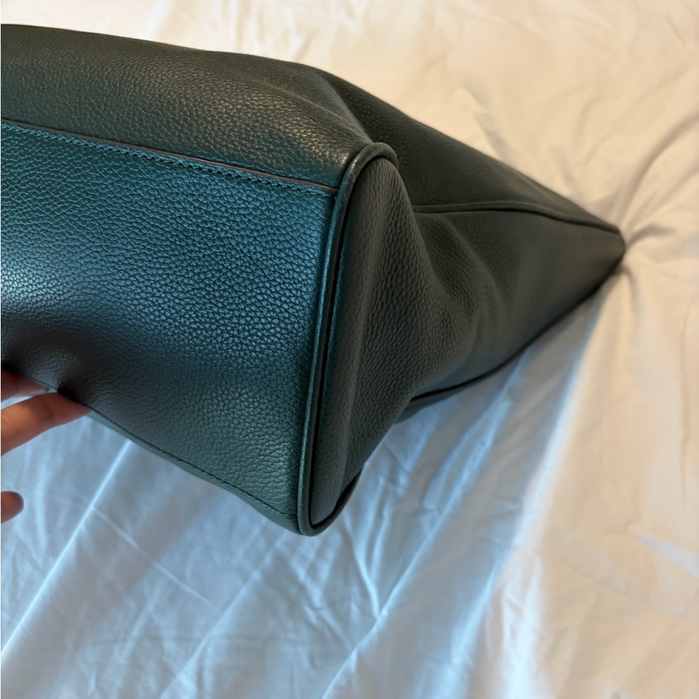 EUC Tory Burch Green Leather Shoulder Bag - Picture 7 of 13